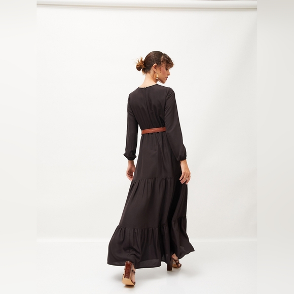 Alexandria: Belted Tiered Maxi Dress - Picture 2 of 6